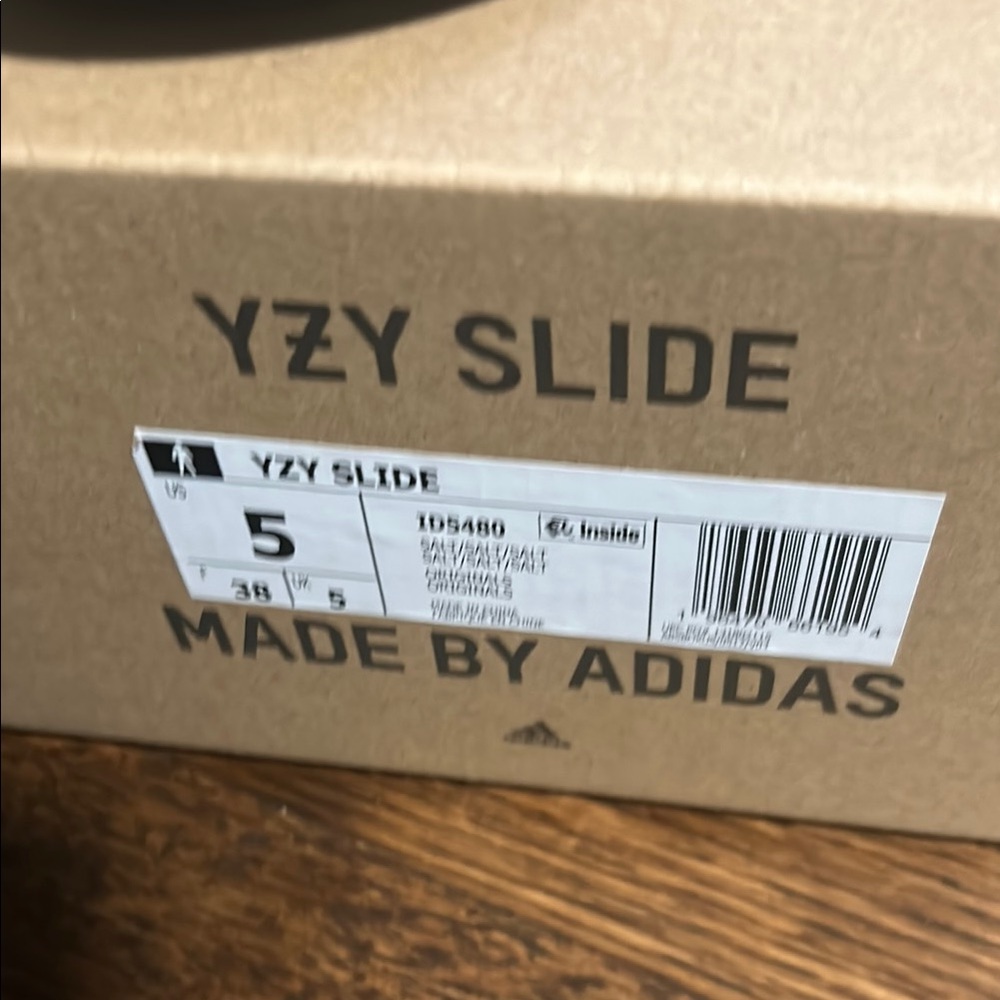 Yeezy Slide in Light Blue - Picture 4 of 5